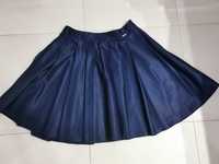 Rozkloszowana spódnica mini marki Mohito