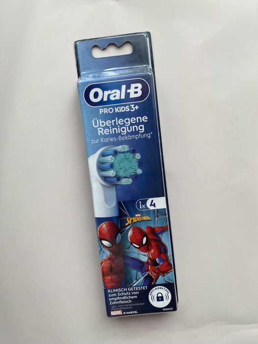Насадки Oral-B Frozen Spider Man дитячі та дрослі