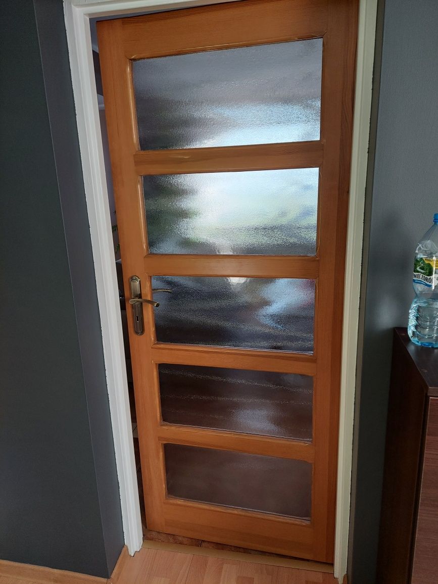 Drzwi wewnętrzne drewniane jak nowe bez ościeżnic 6 sztuk