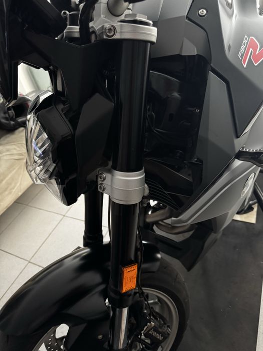 Suspensao dianteira BMW F900R
