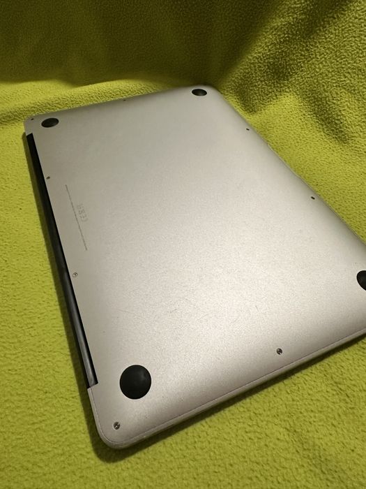 Macbook Air 13,3|8 GB Ram|128 gb storage|Dobry Stan