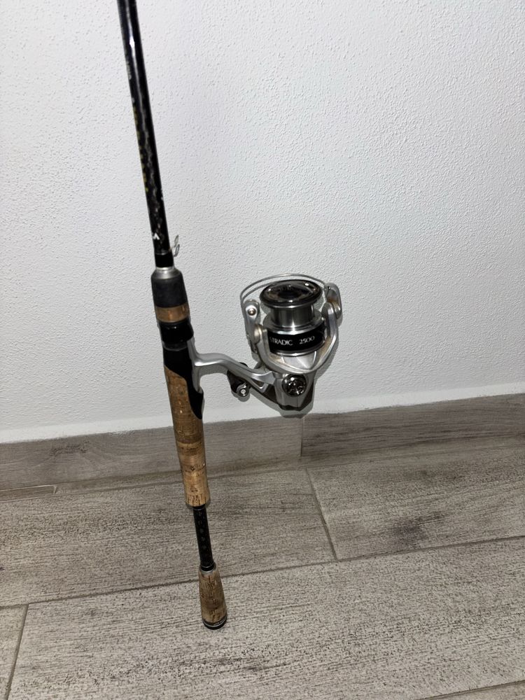 Material pesca para o achigã