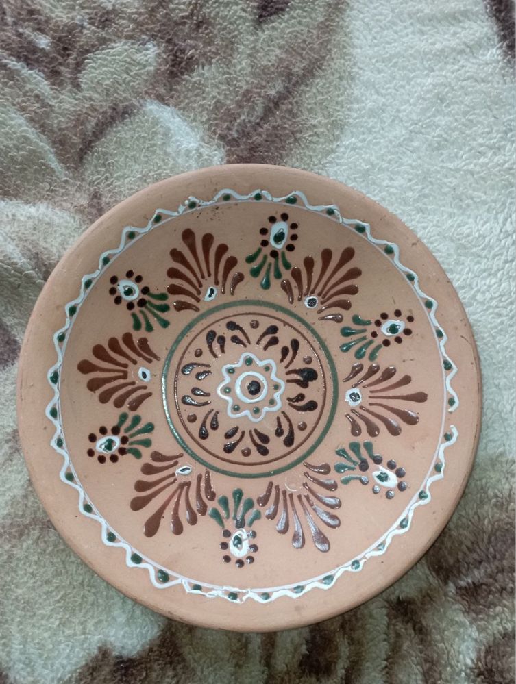 Продается тарелка глинянная керамическая