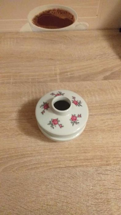 Świecznik porcelanowy