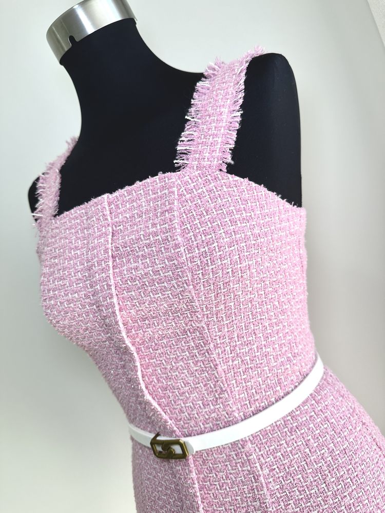Vestido c/brilhos prateados, c/cinto-novo