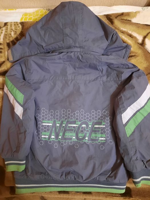 Курточка демісезонна, двостороння зріст 116 см