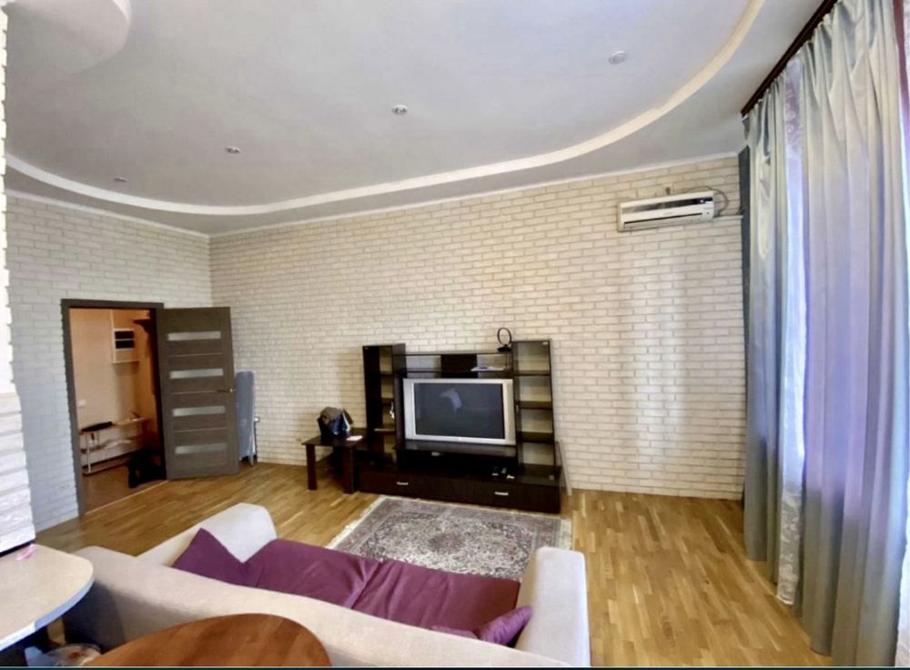 Продам 2 ком квартиру Вознесеновский рн , Центр, ТЦ Укоаина , Цирк