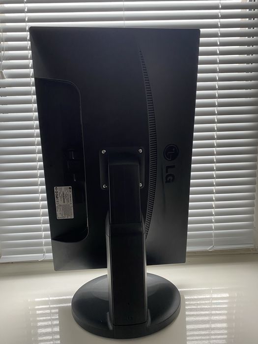 Монитор LG ips231