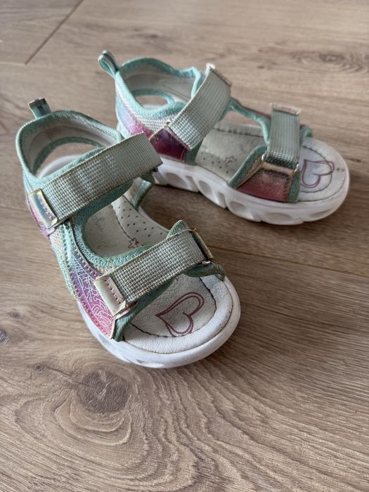 Sandałki dziewczęce Nelli Blu świecące r.27 sandały na rzep
