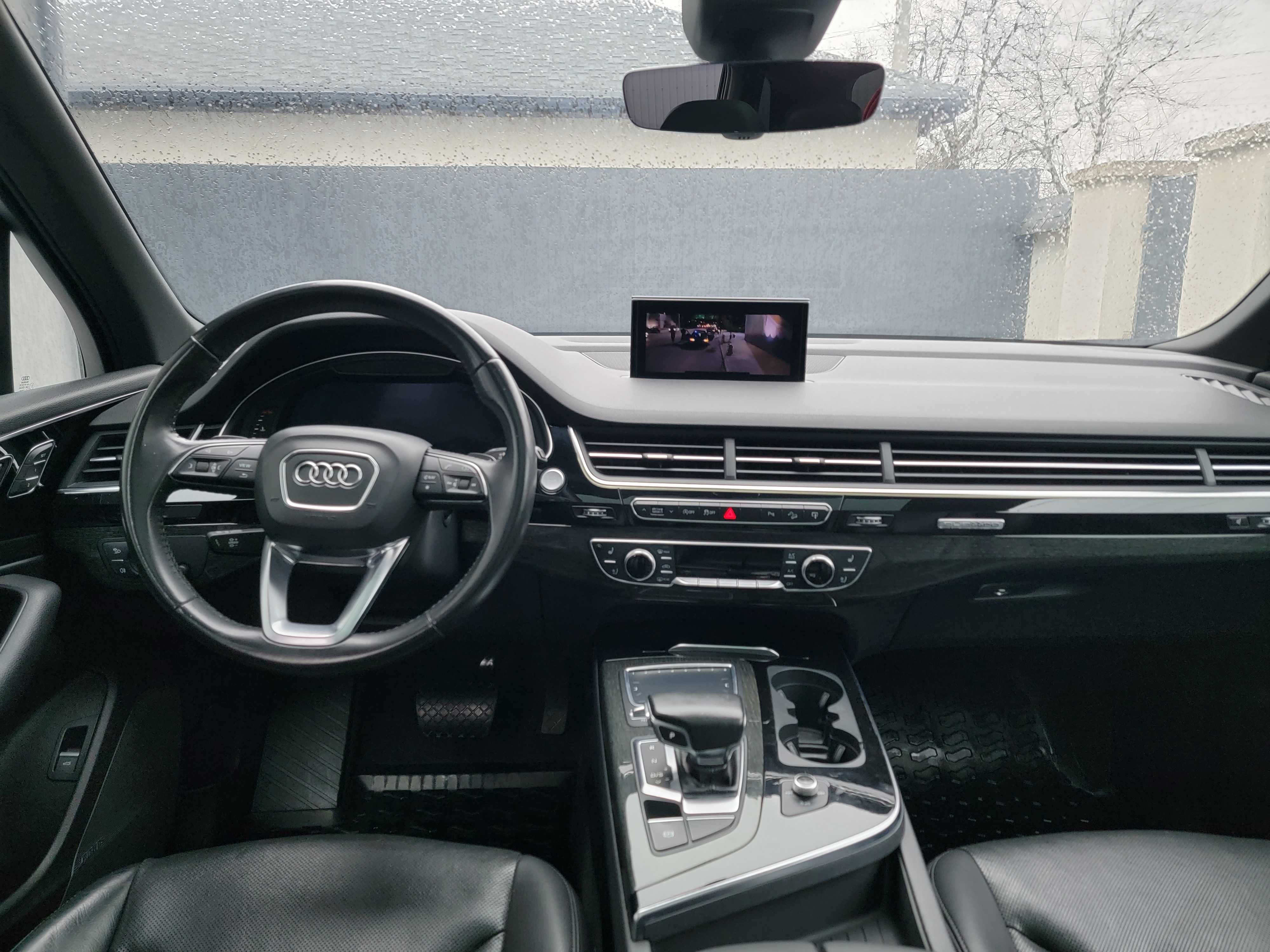 Срочно продам Audi Q7 2016