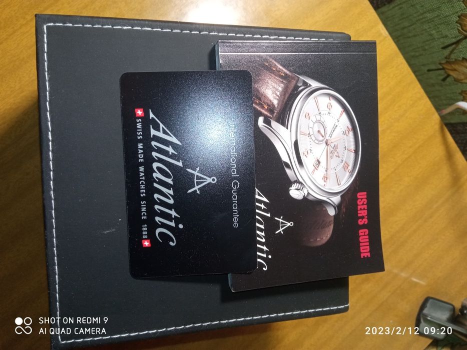 Швейцарський годинник Atlantic