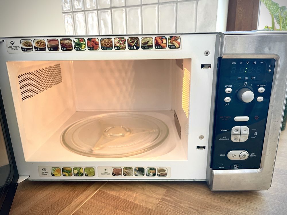 Kuchenka mikrofalowa mikrofalówka Whirpool z funkcją grilla VT256\IX