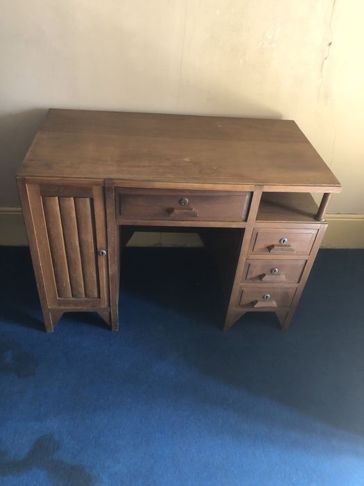 Secretaria antiga em madeira