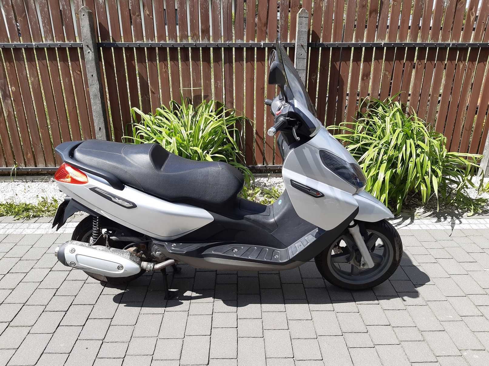 Sprzedam skuter Piaggio X7 250
