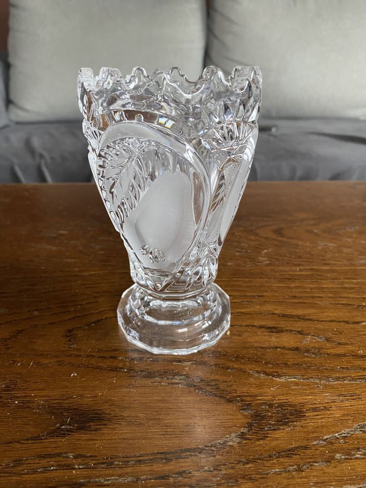 Kryształowy wazon.                        .