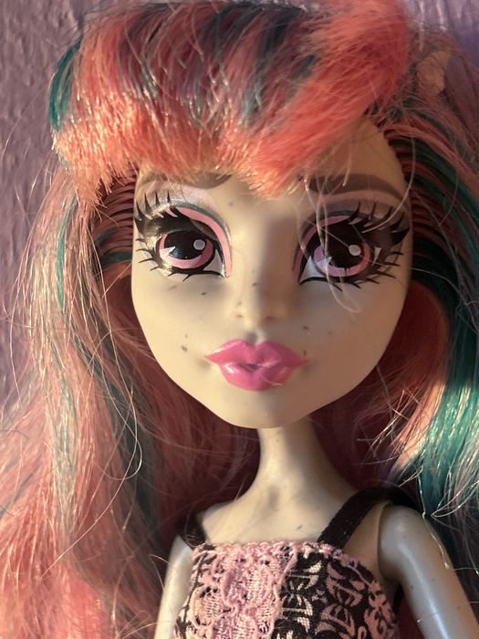 Monster High G1 Rochelle Scaris lalka i walizka
