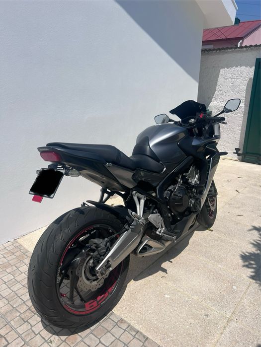 Honda CBR 650F (2017) – Como nova | 13.000 km | Vários Extras