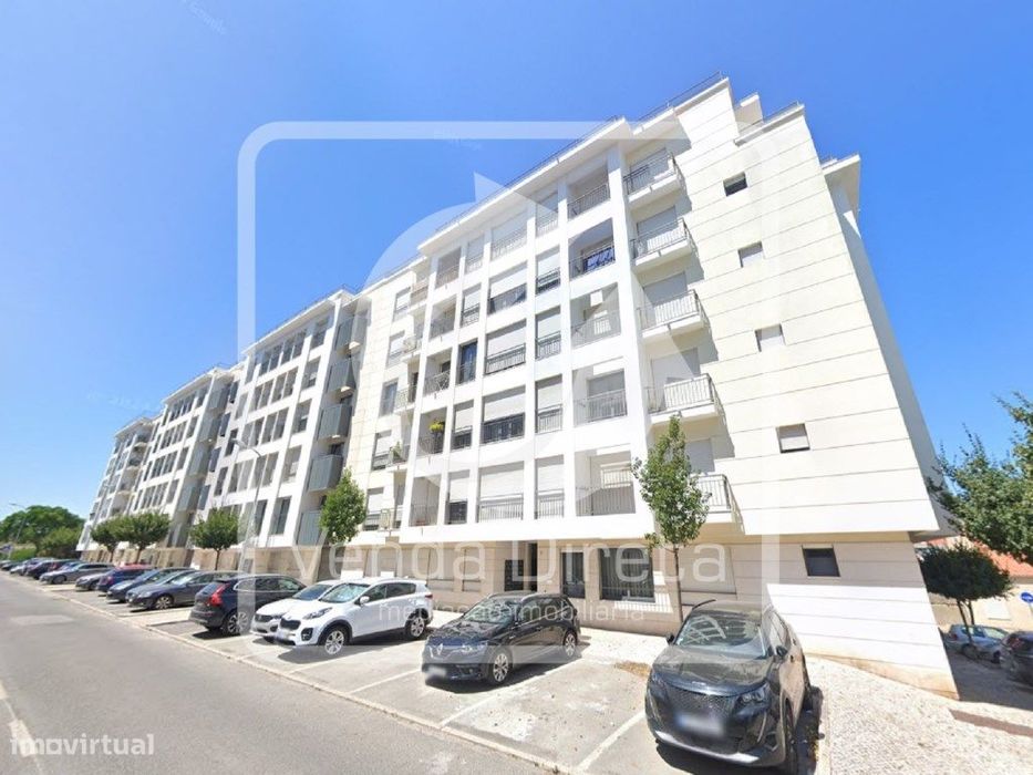 Apartamento T2 com 134 m² | Suíte | Garagem | Arrecadação | Águas L...