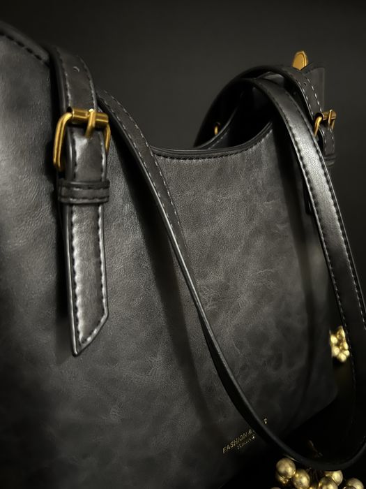 Жіноча сумка / містка сумка / сумка на плече / шкіряна сумка