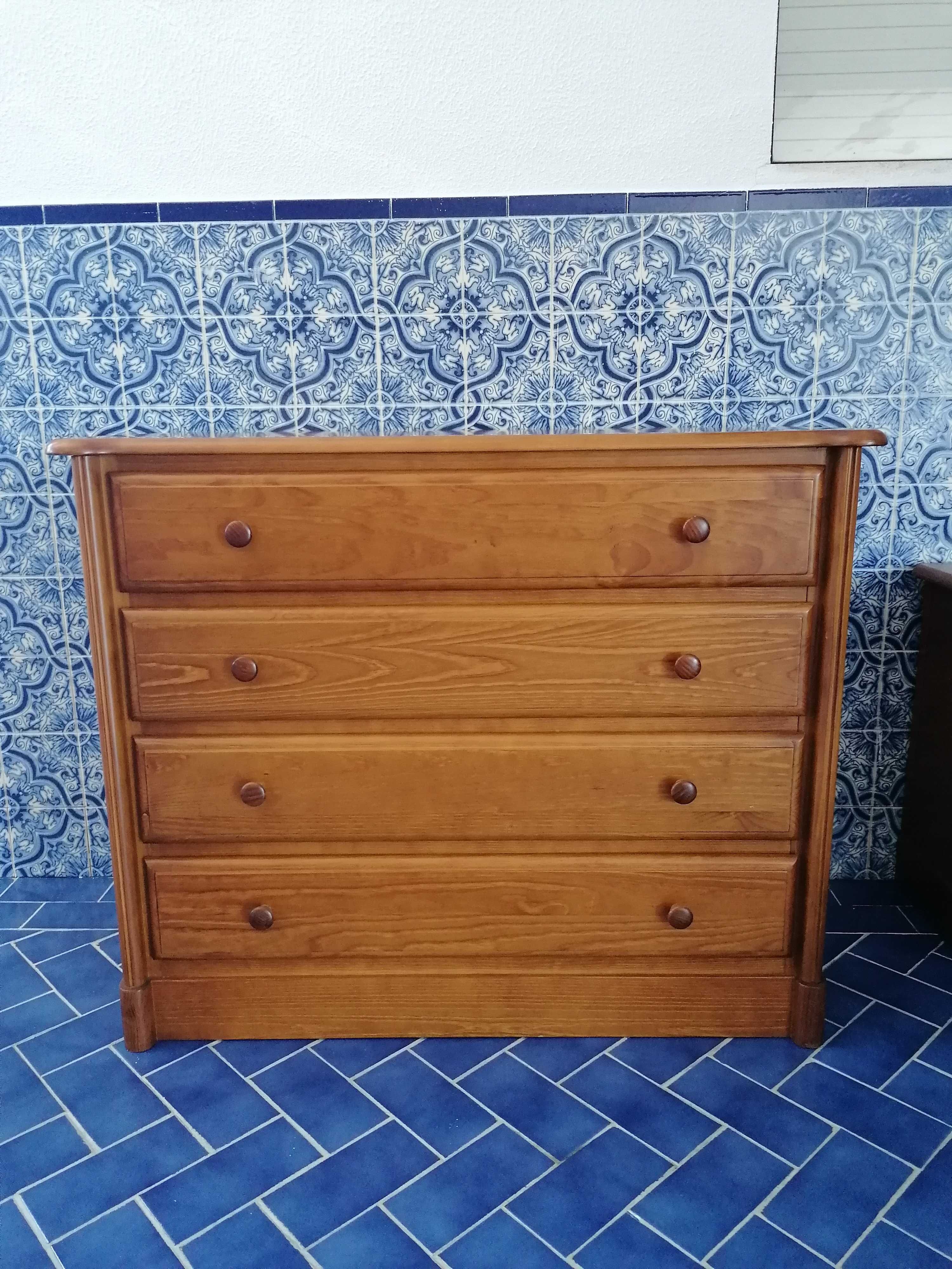 Conjunto de Quarto em Pinho