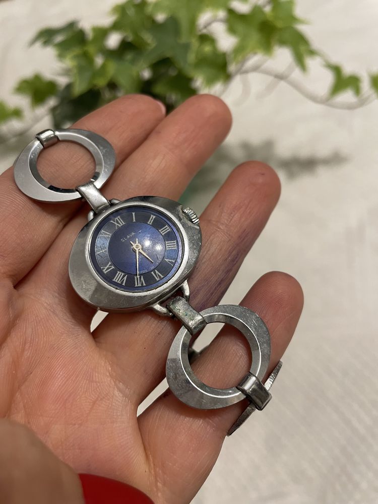 Stary zegarek damski Slava 17 Jewels USSR na bransolecie kolekcja PRL