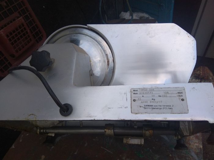 Продам професиональный Слайсер Sirman Topaz 220