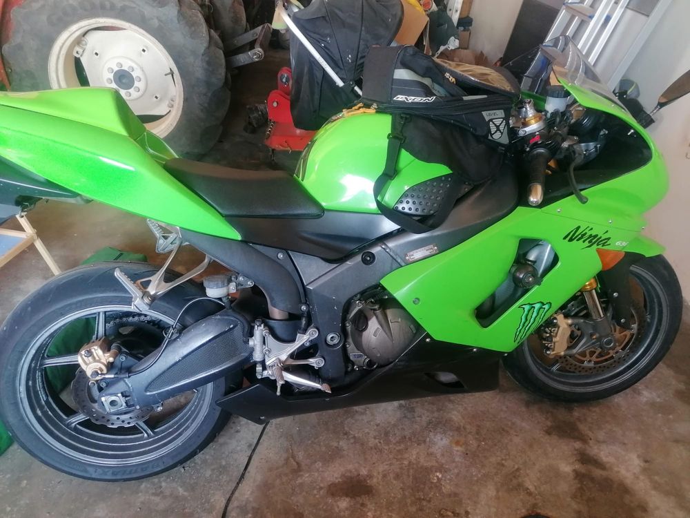 Kawasaki ninja 636 verde