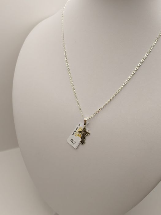 Srebrna zawieszka Krzyżyk