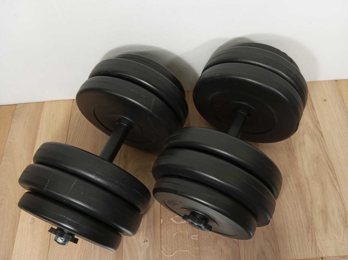 Дві набірні гантелі по 26 кг – все що потрібно для щоденних тренувань