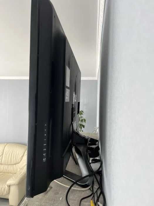 Продам телевізор LG 42 дюйми SMART TV
