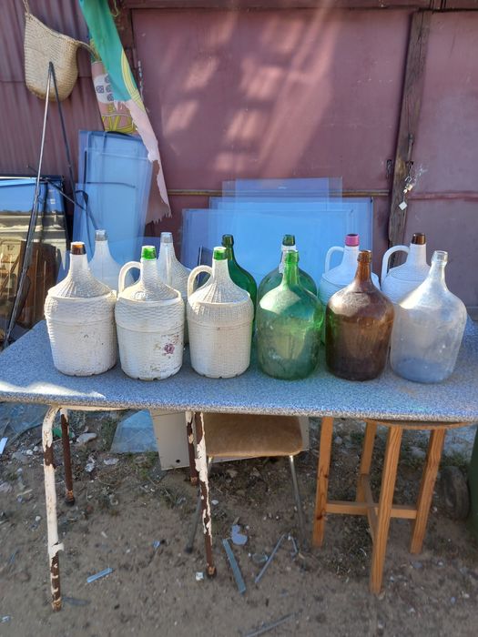 Garrafoes em vidro