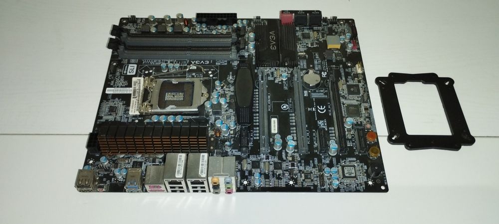 Материнська плата б/в EVGA Z68 SLI (модель 130-SB-E685-KR)