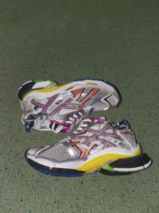 Balenciaga Runner 42