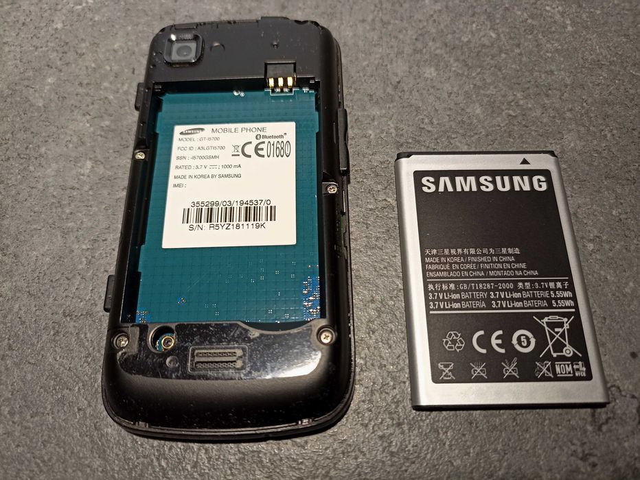 Telefon komórkowy - SAMSUNG GT-I5700 - stan idealny + etui ochronne