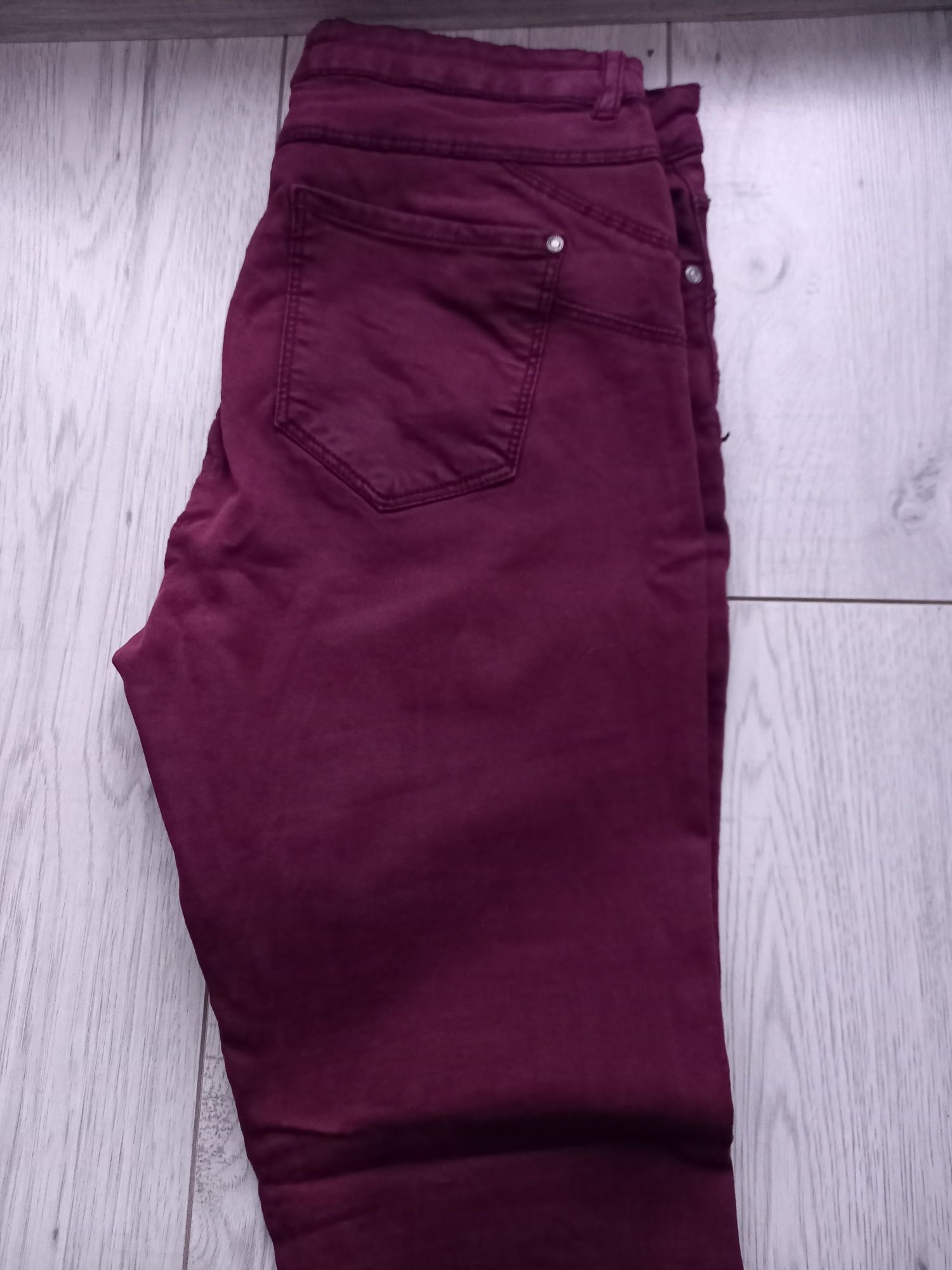 Spodnie jeans Reserved
