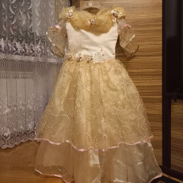 Святкове плаття для справжньої красуні