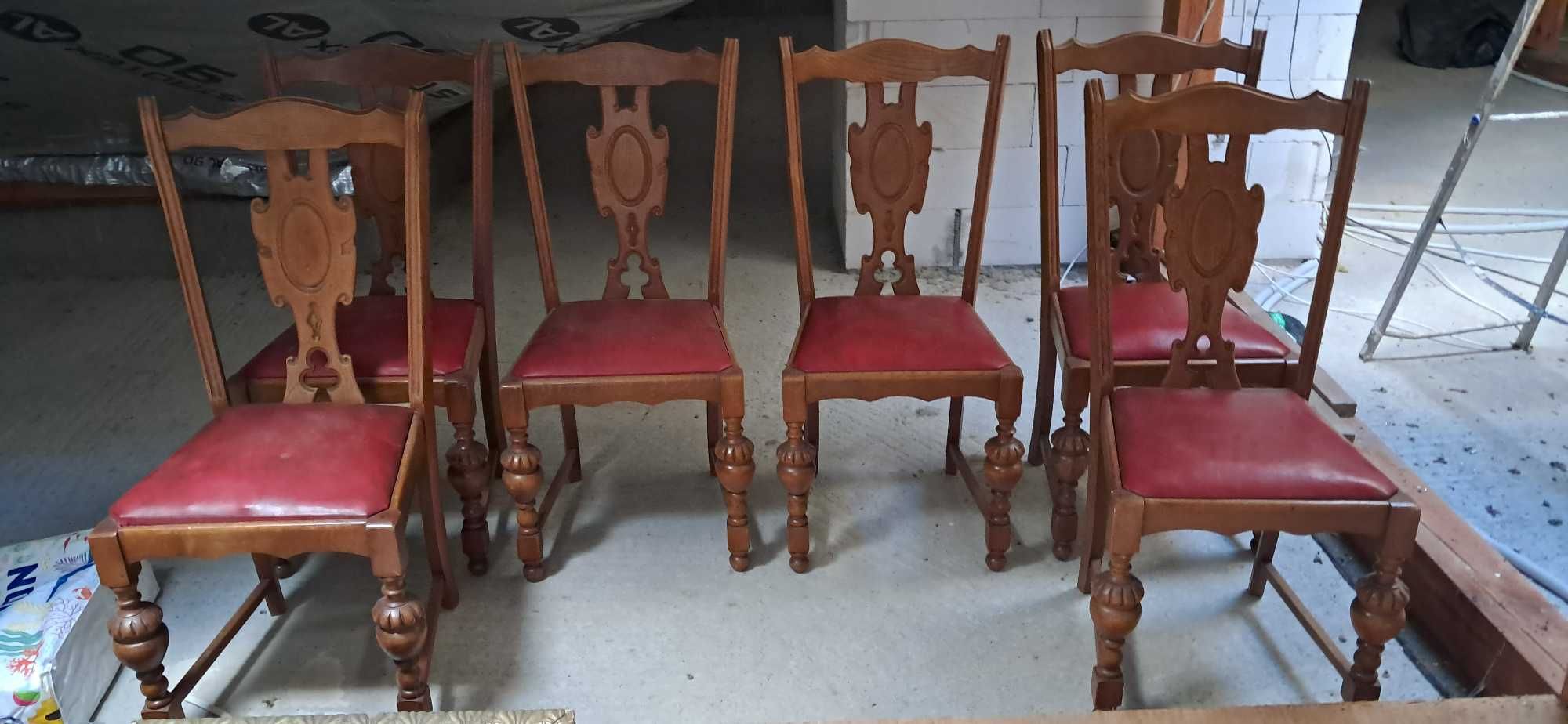 krzesła dębowe 8 sztuk . Stabile w bardzo dobrym stanie .