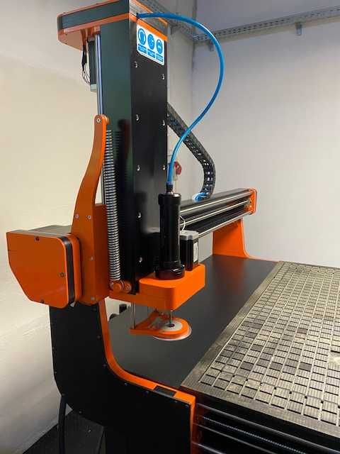 Ploter oscylacyjny CNC BlackCut