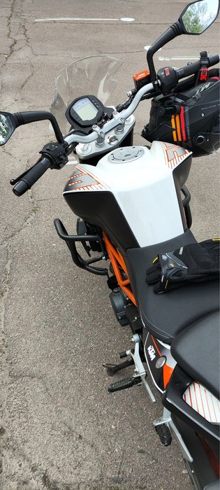 Мотоцикл KTM DUKE 390