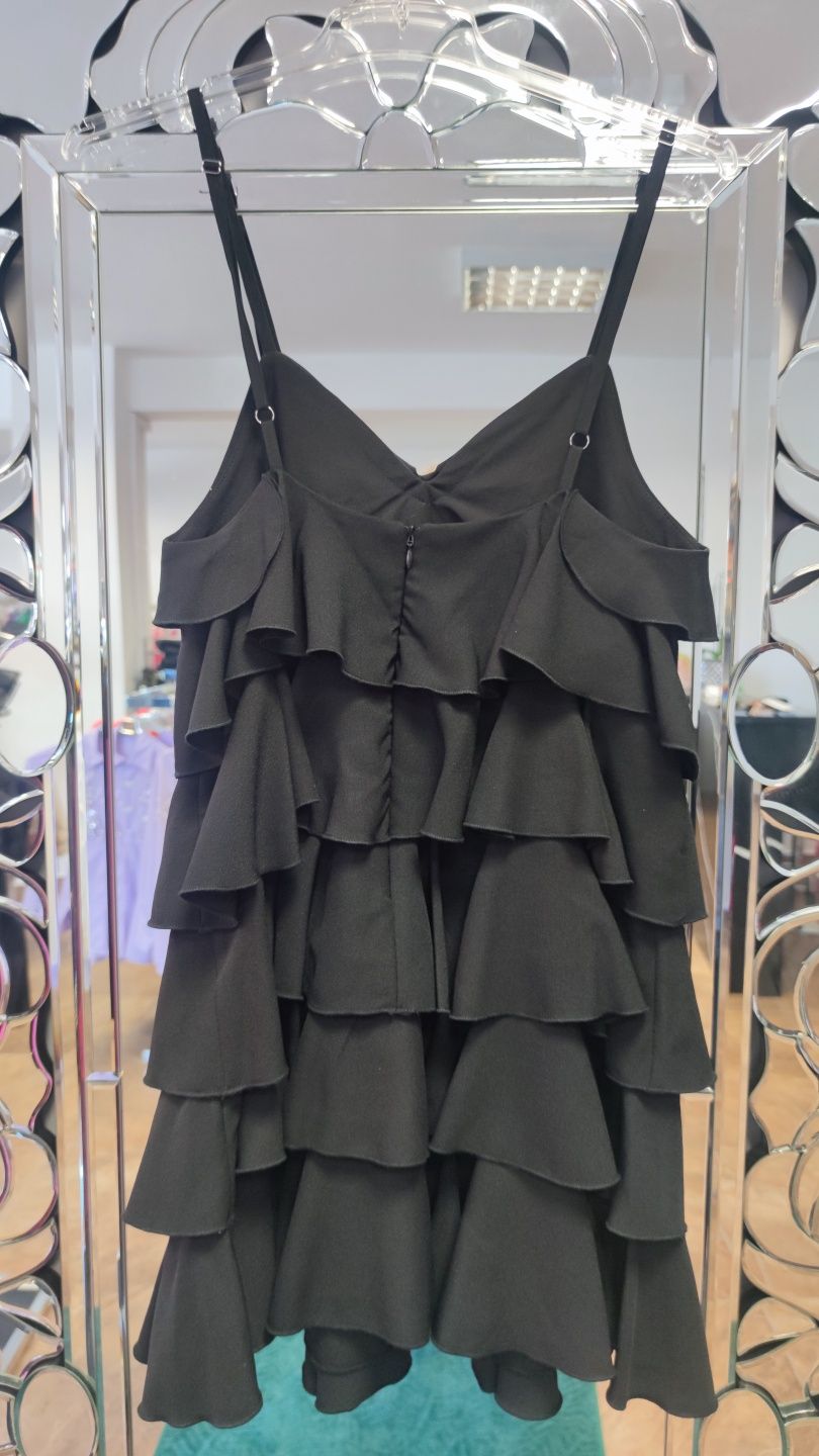 Sukienka z falbankami czarna rozmiar S/M