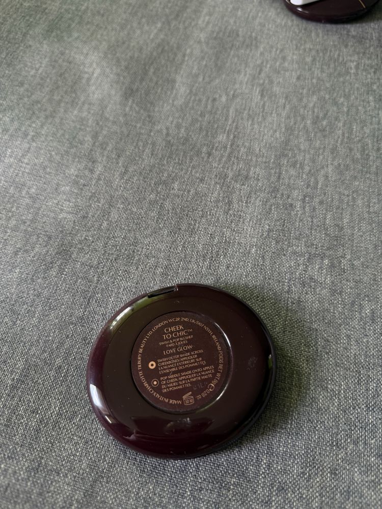 Charlotte Tilbury Cheek to Chic róż love glow