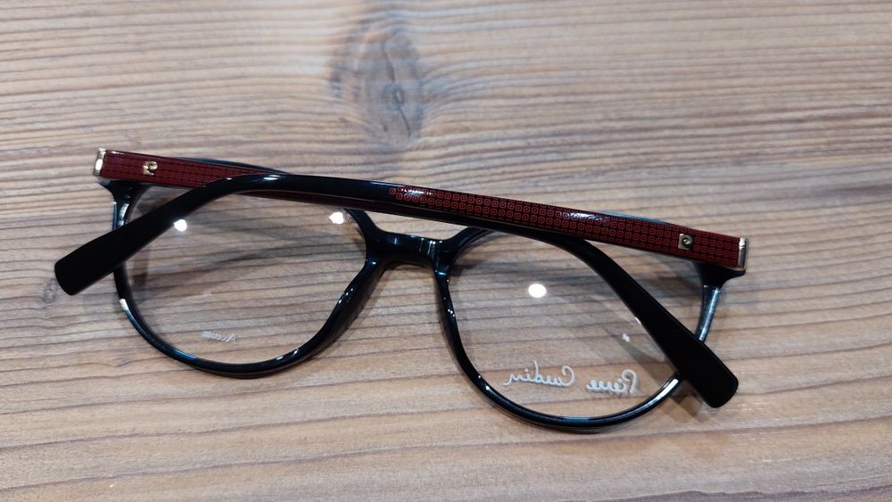 Чорні  округлі жіночі оправи  P.C. 8496  Pierre Cardin!