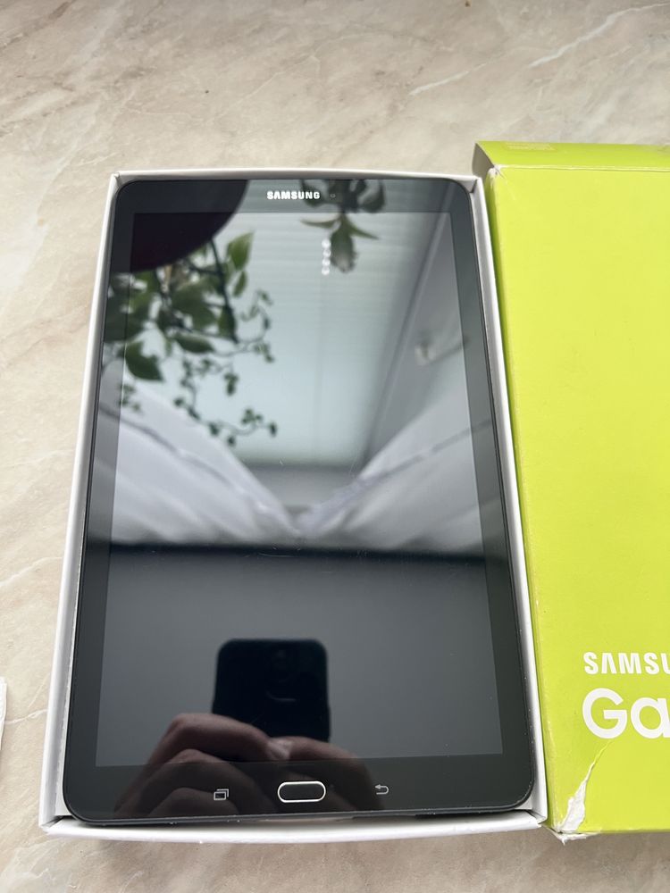 Планшет Samsung Galaxy Tab E 9.6" 3G Black