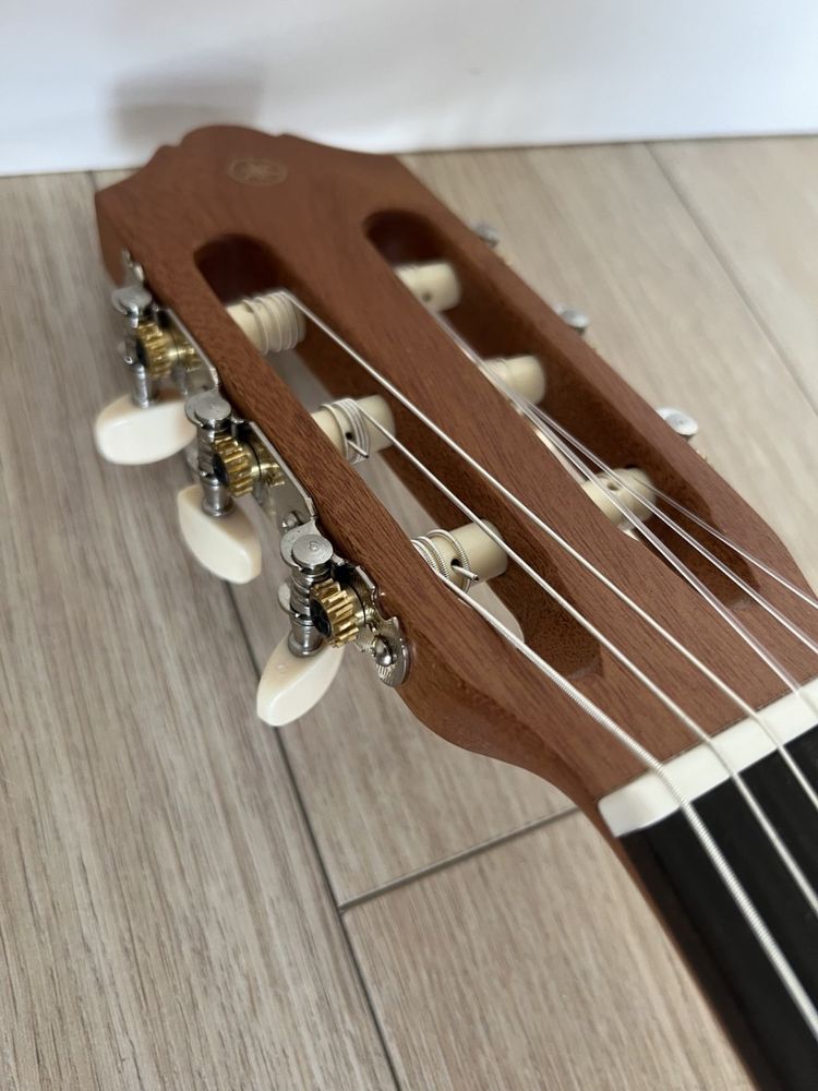 Nowa Gitara Klasyczna Yamaha C40M/02 + Stroik i Kostka!