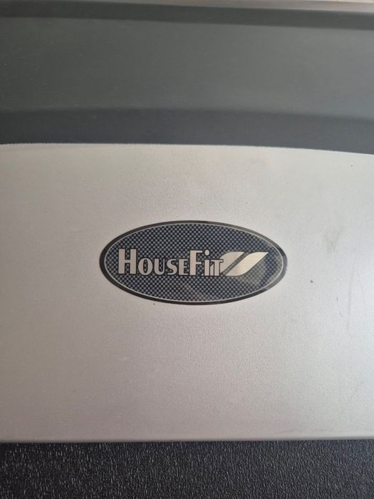 Бігова доріжка HouseFit HT 9166E