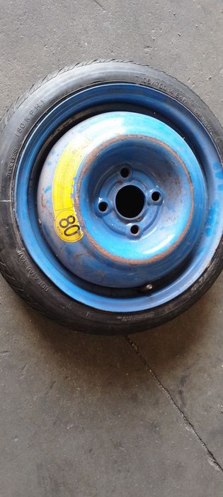 Pneu suplente jante 14.