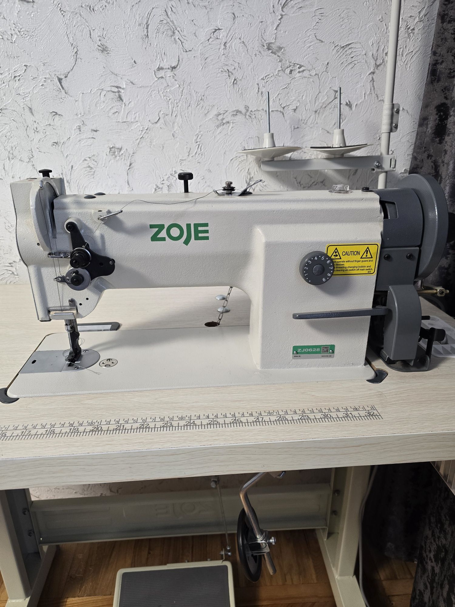 Zoje ZJ0628 Промислова швейна машина з потрійним транспортом