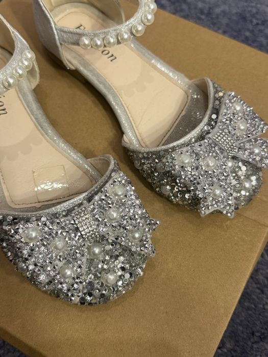 Дитячі блискучі туфельки