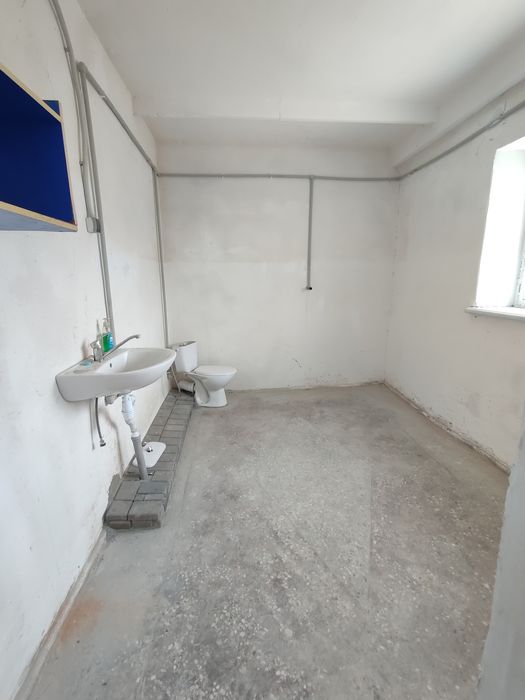 Продам складські приміщення в Білій криниці