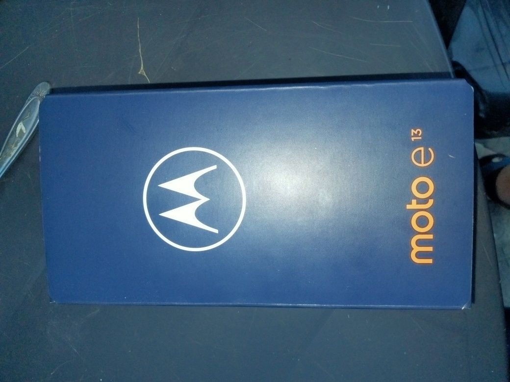 Продам смартфон Motorola e 13